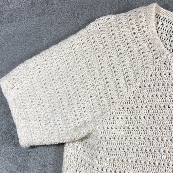 Liz Claiborne Short Sleeve Crotched Cream Colored Top Size M Petite - Picture 3 of 8